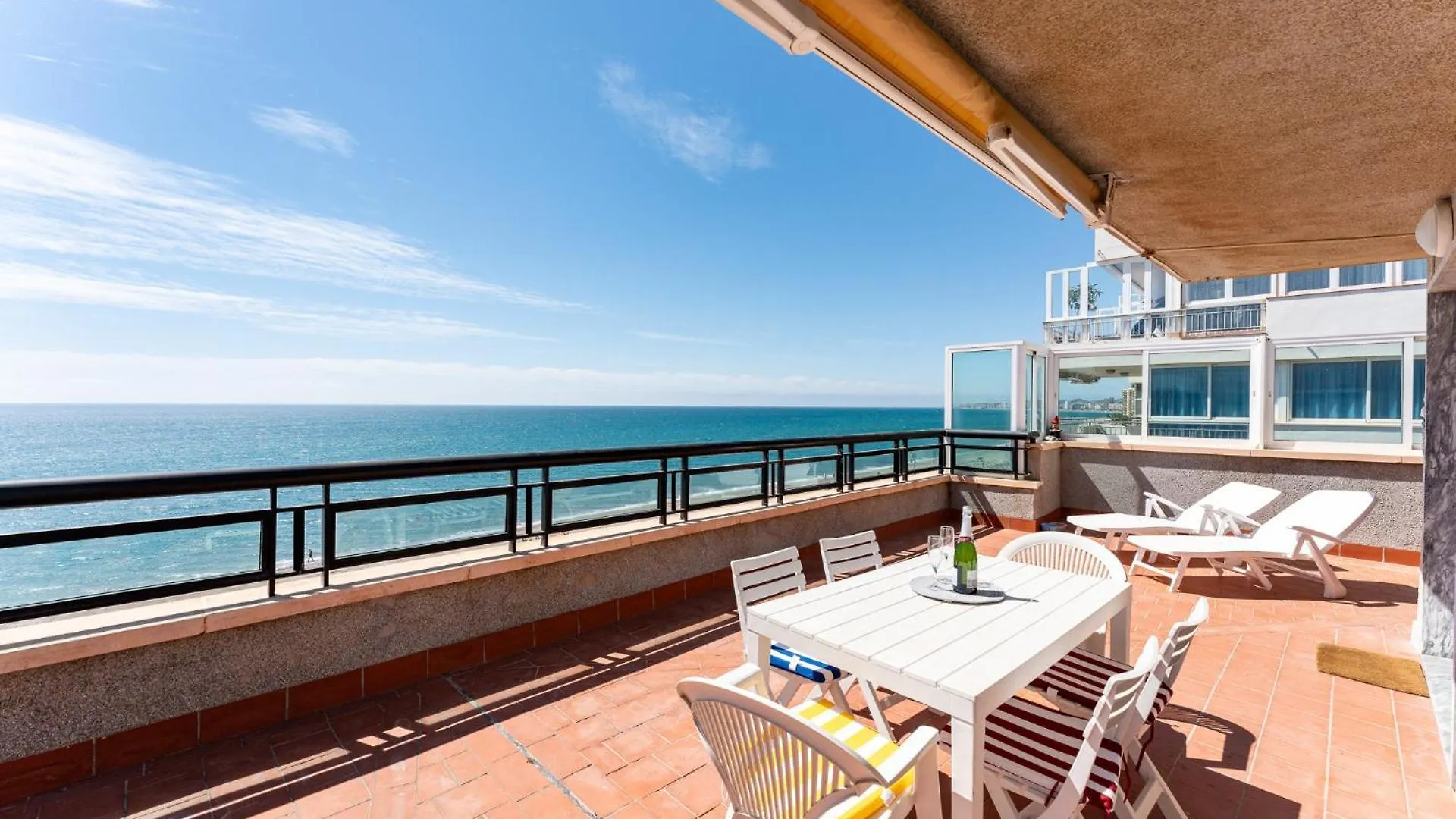 Malagasuite Fuengirola Seaside Penthouse شقة